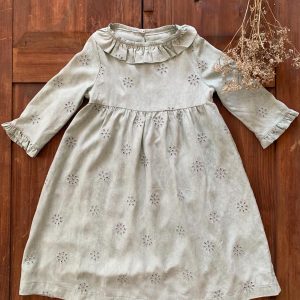 Vestito romantico verde salvia morbidissimo con manica a tre quarti e rouches applicate e colletto lavorato , viscosa 100%
