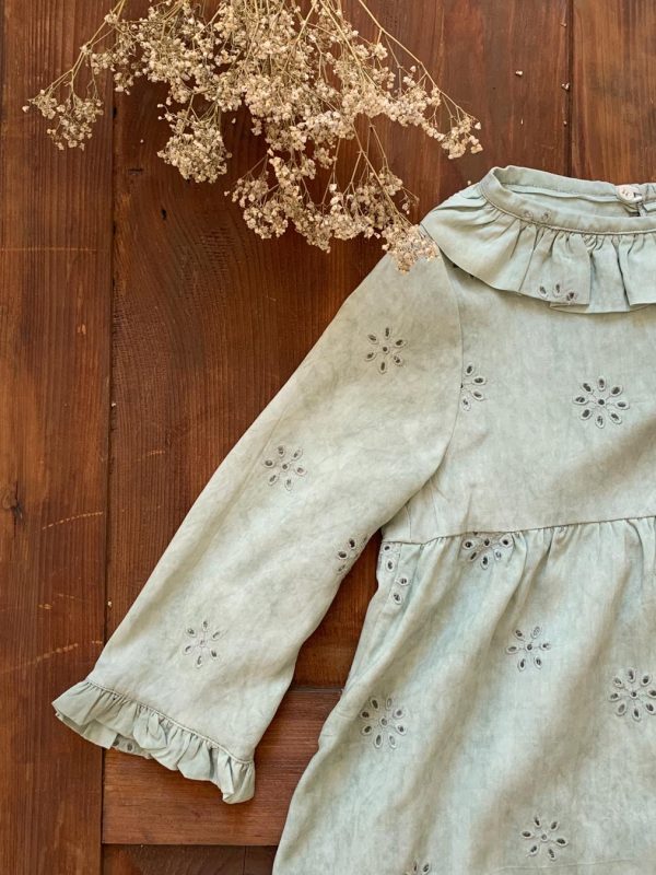 Vestito romantico verde salvia morbidissimo con manica a tre quarti e rouches applicate e colletto lavorato , viscosa 100% - immagine 2
