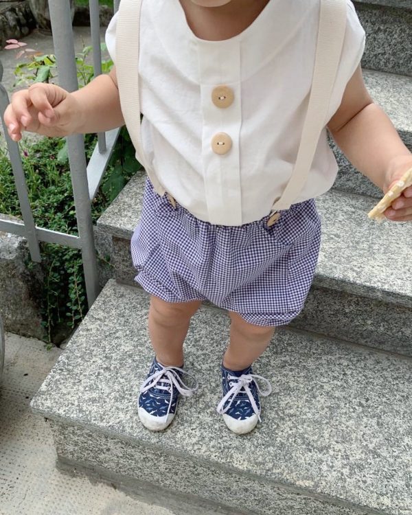 Camicia bambino/a con girocollo e piega davanti, in cotone 100% - immagine 3