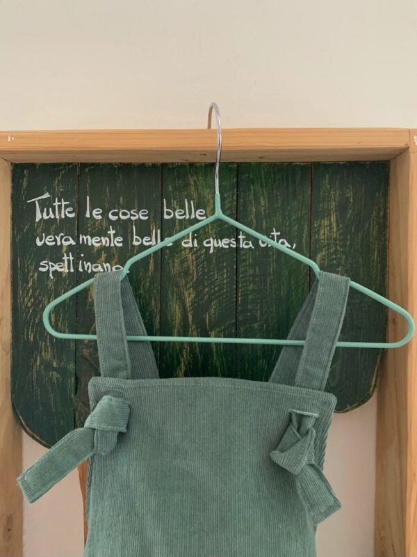 Salopette bambino-a con bretelle-pantalone lungo, in tessuto di cotone velluto rigato certificato OEKO-TEX - immagine 3