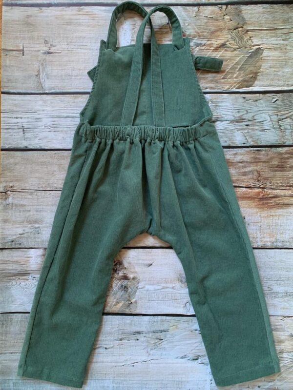 Salopette bambino-a con bretelle-pantalone lungo, in tessuto di cotone velluto rigato certificato OEKO-TEX - immagine 2