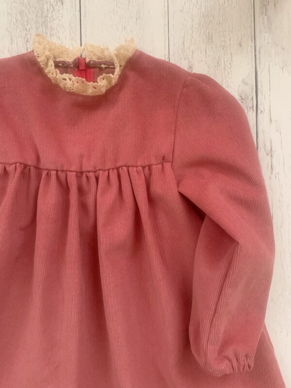 Vestito rosa antico- colletto con dettaglio in pizzo-manica lunga con elastico in cotone rigato certificato oeko-tex 100% - immagine 2