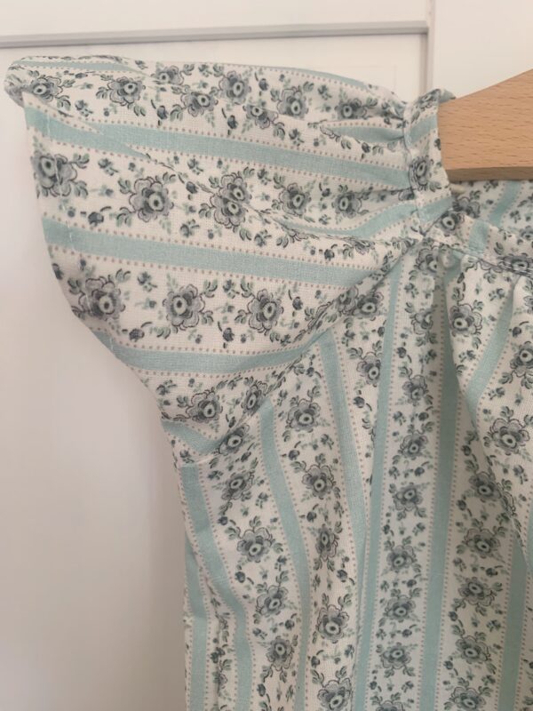 Maglia bambina fantasia con girocollo- manica "a farfalla", in tessuto 100% cotone certificato GOTS - immagine 2