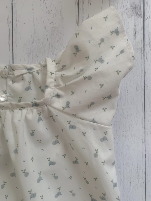 Maglia bambina fantasia con girocollo- manica "a farfalla", in tessuto 100% cotone certificato GOTS - immagine 4