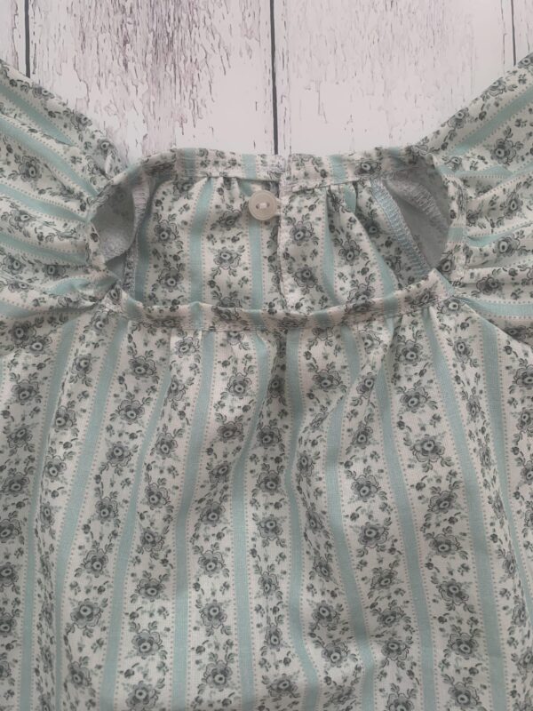 Maglia bambina fantasia con girocollo- manica "a farfalla", in tessuto 100% cotone certificato GOTS - immagine 3