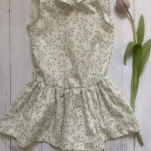 Vestito edera bianco con dettagli verdi in cotone 100% - colletto con pieghe -balza con pieghe -tessuto certificato GOTS