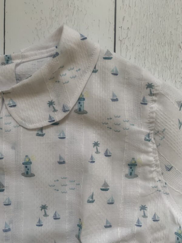 Camicia bianca con palme e fari in cotone- colletto tondo -maniche corte - immagine 7