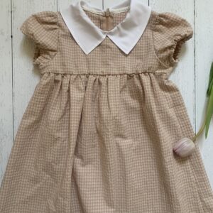 Vestito vichy rosa antico, maniche a palloncino e colletto in contrasto in tessuto seersucker di cotone certificato GRS ( Global Recycle Standard)