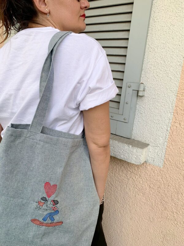 Tote bag in denim festa della mamma ricamata skate-nuvola - immagine 3