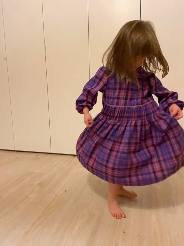 Abito tartan con con pieghe fatte a mano e ampia gonna - immagine 8